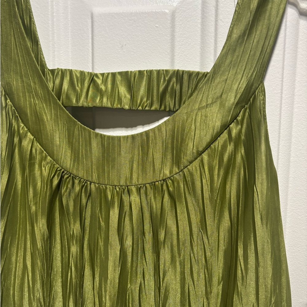 Green Sleeveless Women's Top - Picture 3 of 5